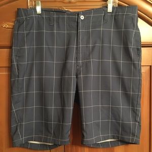 Like new men’s golf shorts